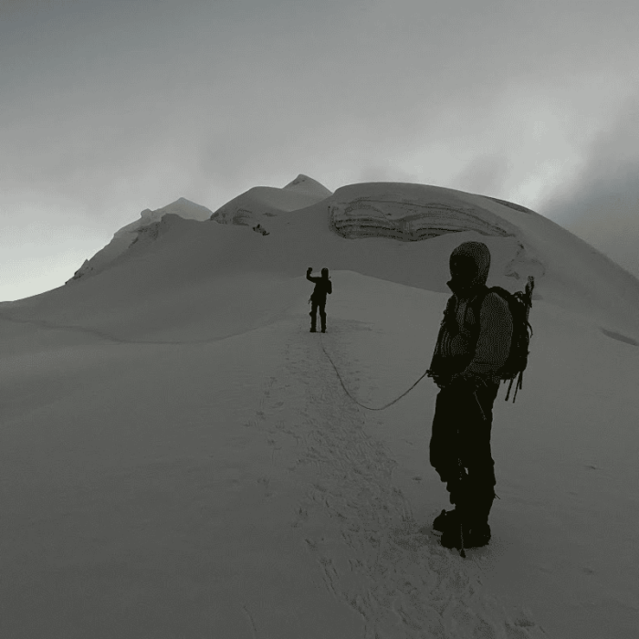 Expedición 3 Cincomiles Urus, Ishinca y Vallunaraju en la Cordillera Blanca (3)