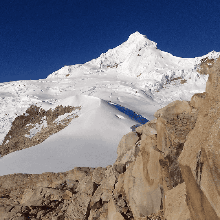 Expedición Tocllaraju y Chopicalqui: El Desafío de los Seismiles en Perú